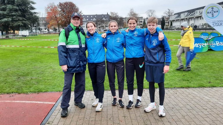 Wilhelm Jungbluth, Anna Olschowsky, Maxima Majer, Johanne Helmrich und Jacob Daams (v.l./Copyright: TSV Bayer Dormagen)