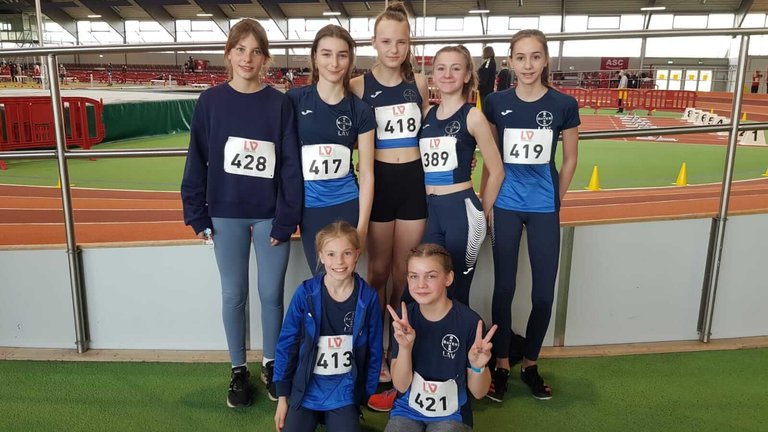 Tilda Beyer, Klara Krüger, Sophie Kurowski, Julia Biadacz, Anna Dahlmanns  (oben/v.l.), Margot Vandeputte, Emma Blömacher (unten/v.l./Copyright: TSV Bayer Dormagen)